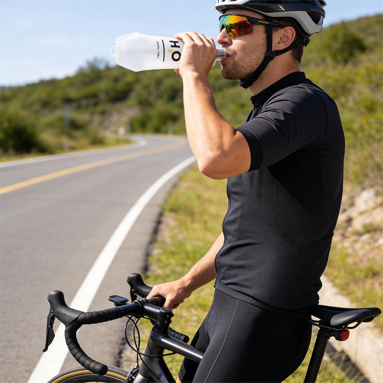 Collapsible TPU Soft Flask 500ml Leakproof Hydration Bottle with High-Flow Bite Valve for Hydration Vest Running, Hiking, Cycling & Climbing, Lightweight Foldable Water Bottle (1pc 500ml17oz)
